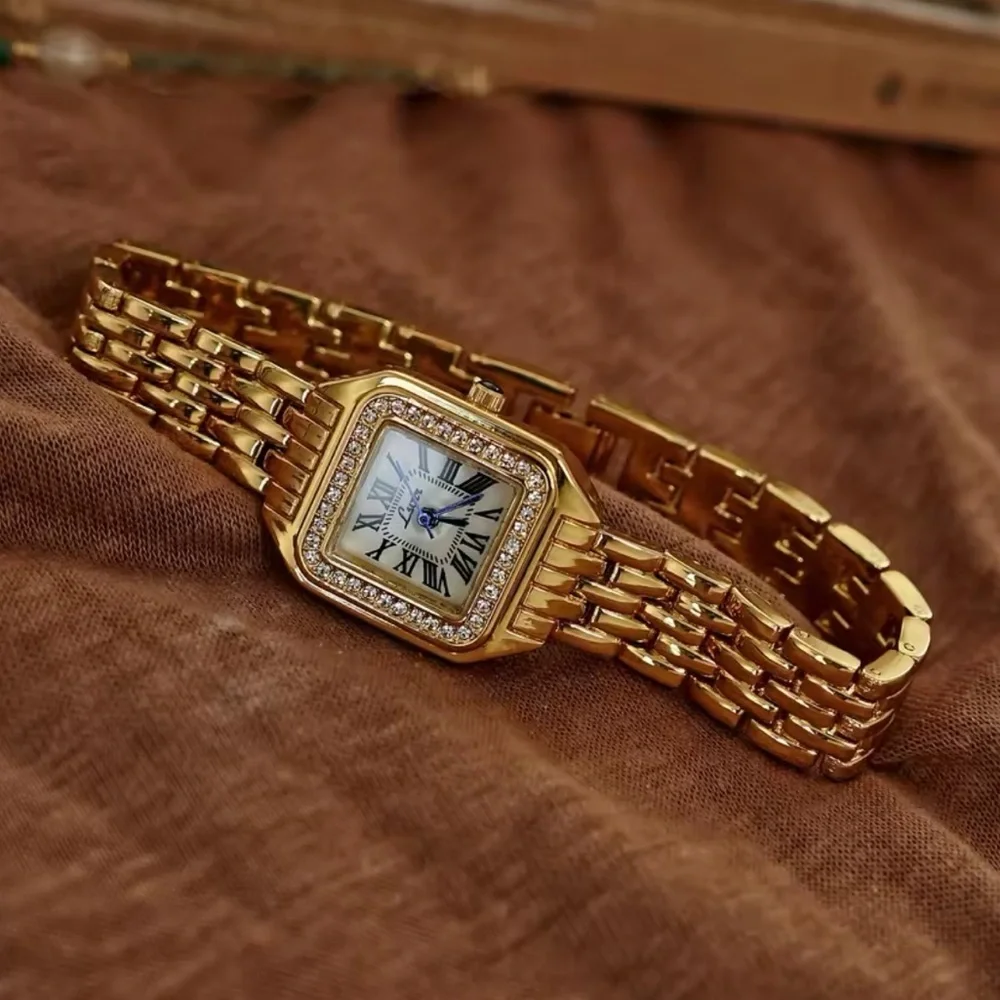 Panthere Classic Gold Crystal Stainless Steel Gold Watch